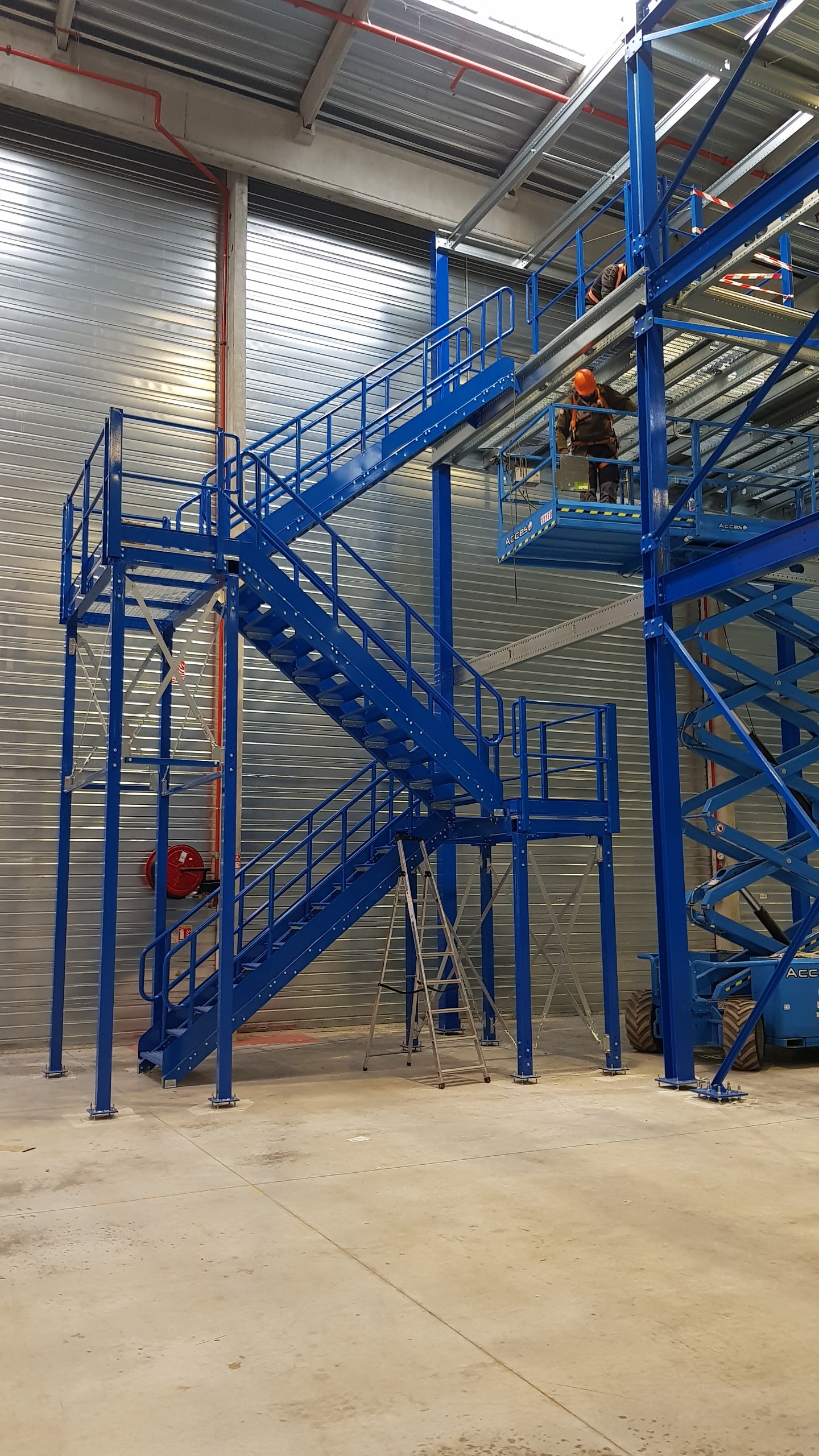 Mezzanine plancher et passerelle