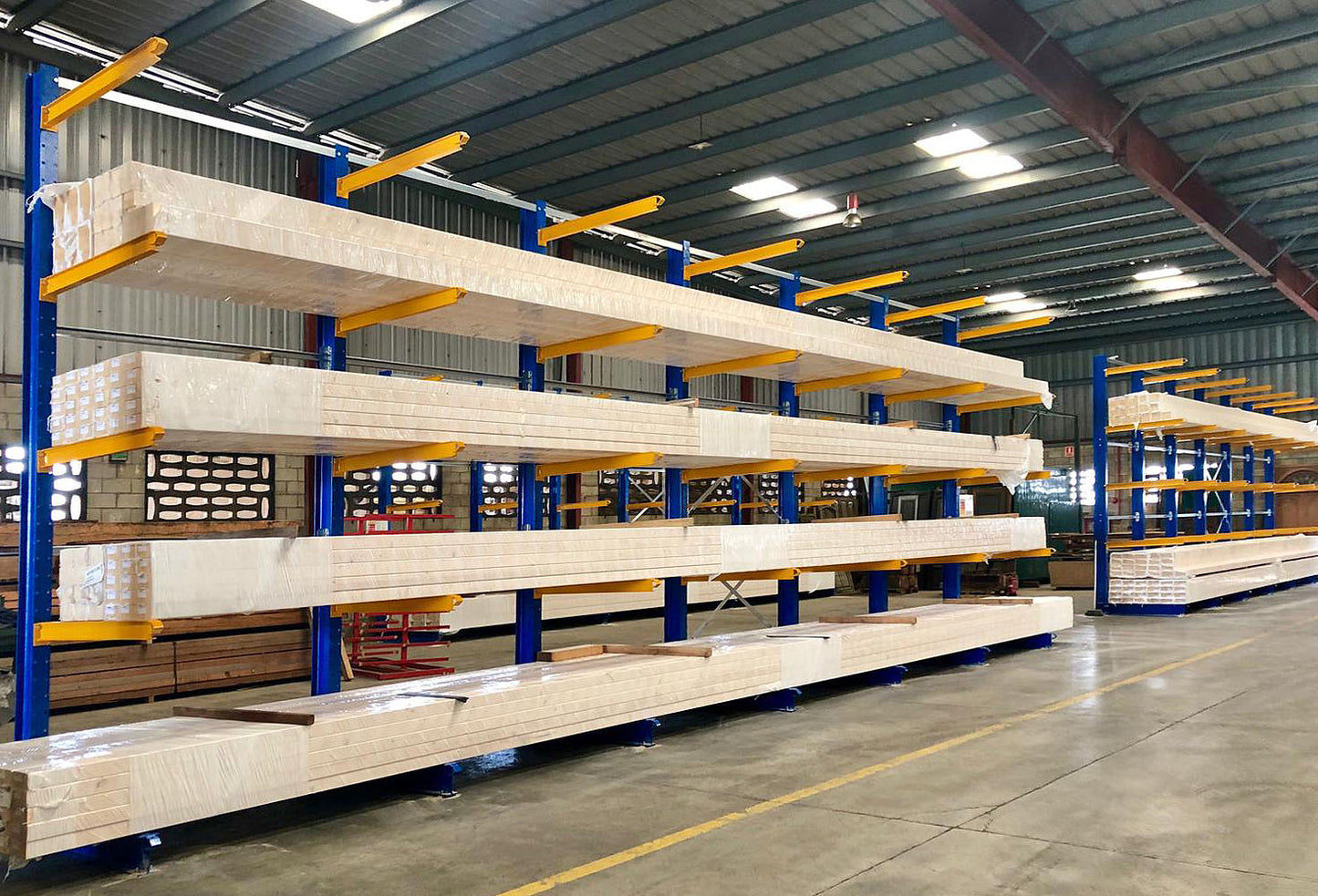 Cantilevers pour charges longues