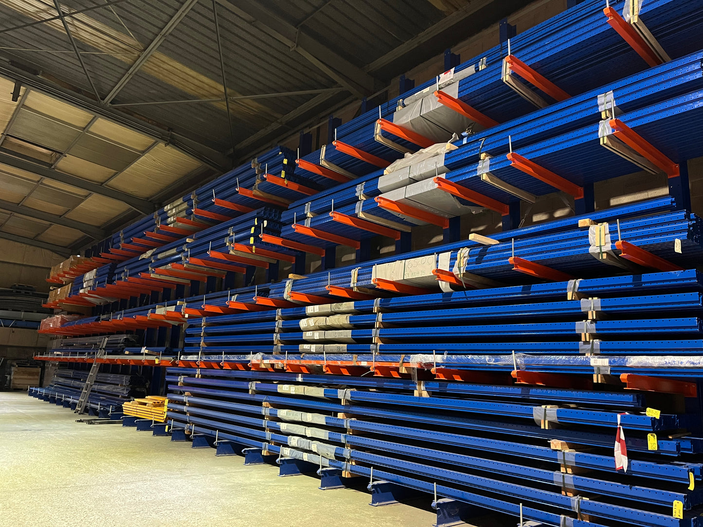Cantilevers pour charges longues